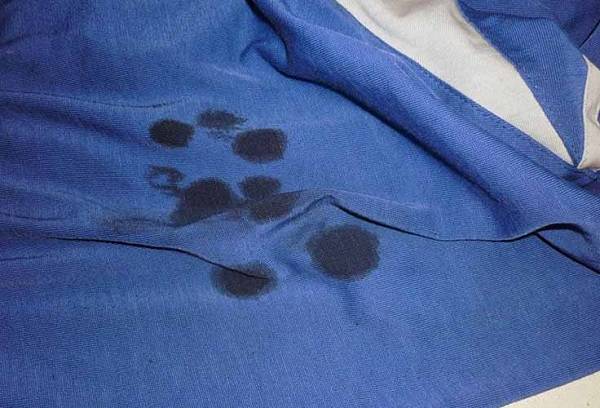 hvordan vaske fast olje fra klær