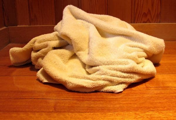 Ręcznik na podłodze